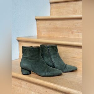 LOQ Bosque suede matea ankle boots in Olive. Size EU37/ US 6.5